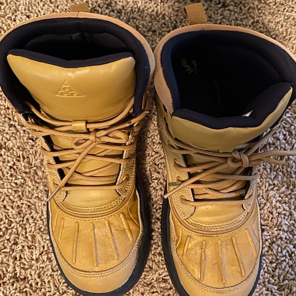 ACG Nike Boots - Picture 7 of 12